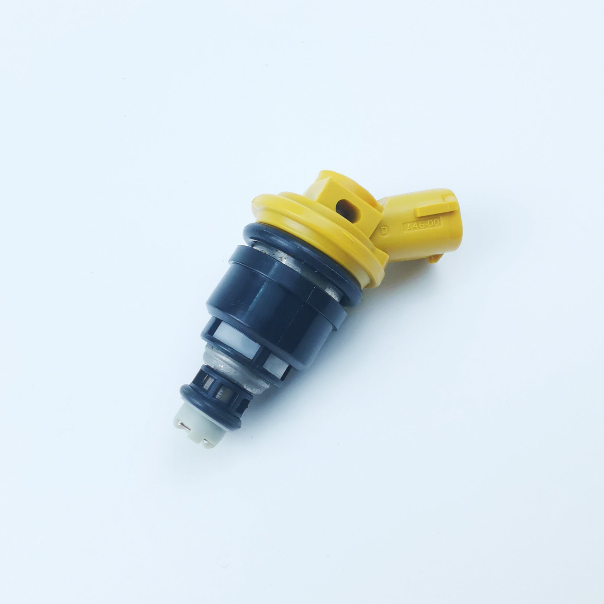 4Pcs 550cc Yellow Side Feed Fuel Injectors For Subaru WRX 2004–2007 / WRX STI 2004–2007 / Legacy GT 2005–2011 16600-AA170 10933-550-4N Generic